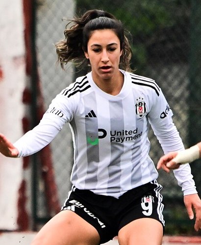 Esra Manya