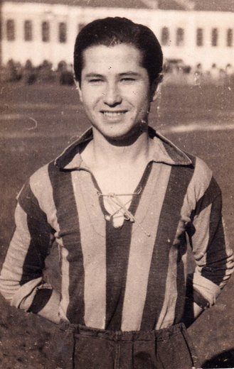 Esat Kaner