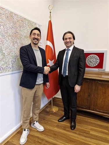 Ekrem Al
