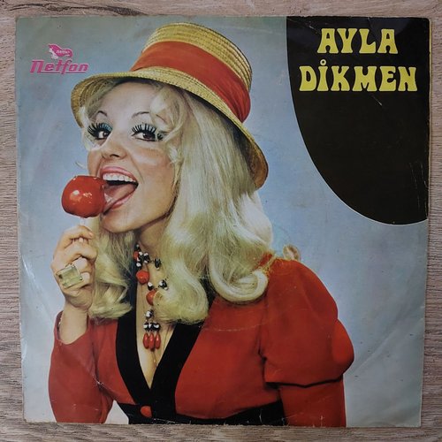 Ayla Dikmen