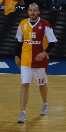 Evren Büker
