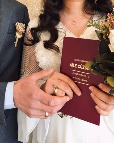 The Marriage Certificate (Evlenme Cüzdanı)