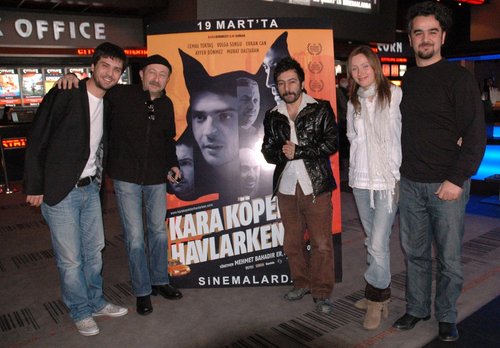 Black Dogs Barking (Kara Köpekler Havlarken)