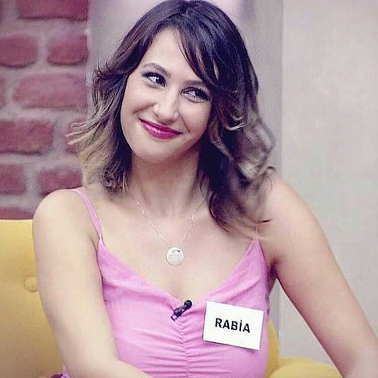 Kısmetse Olur Rabia'nın (Rabia Karaca) Göz Rengi Nedir?