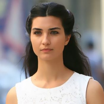 Tuba Büyüküstün Kimdir ?