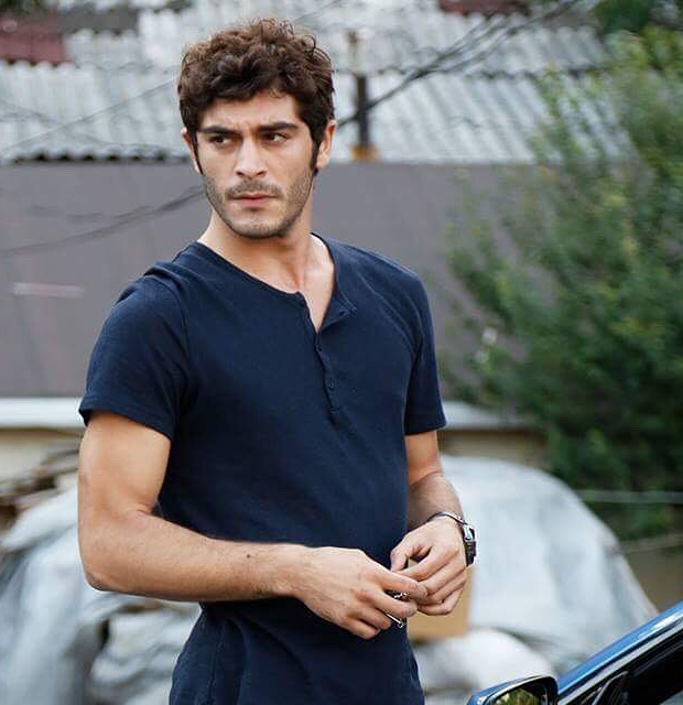 Bizim Hikaye Dizisi Barış (Burak Deniz) Kaç Yaşında?