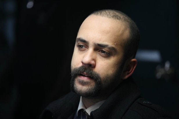 Paramparça Demir (Sarp Akkaya) Kimdir?