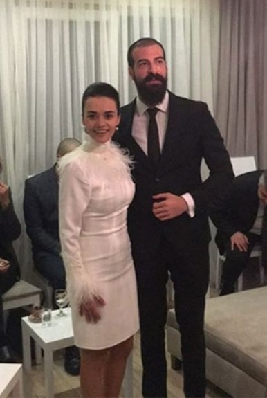 Evlat Kokusu Zeynep'in (Hande Soral) Sevgilisi Var Mı?