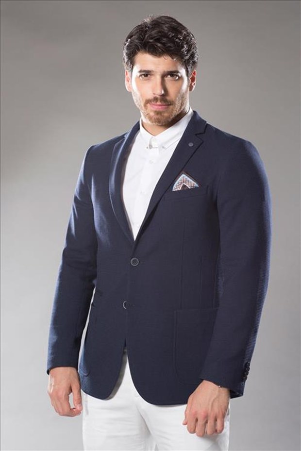 Dolunay Dizisi Ferit'in (Can Yaman) Sevgilisi Var Mı?