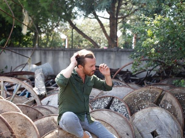 Kalbimdeki Deniz Ünal'ın (Orçun İynemli) Göz Rengi Nedir?